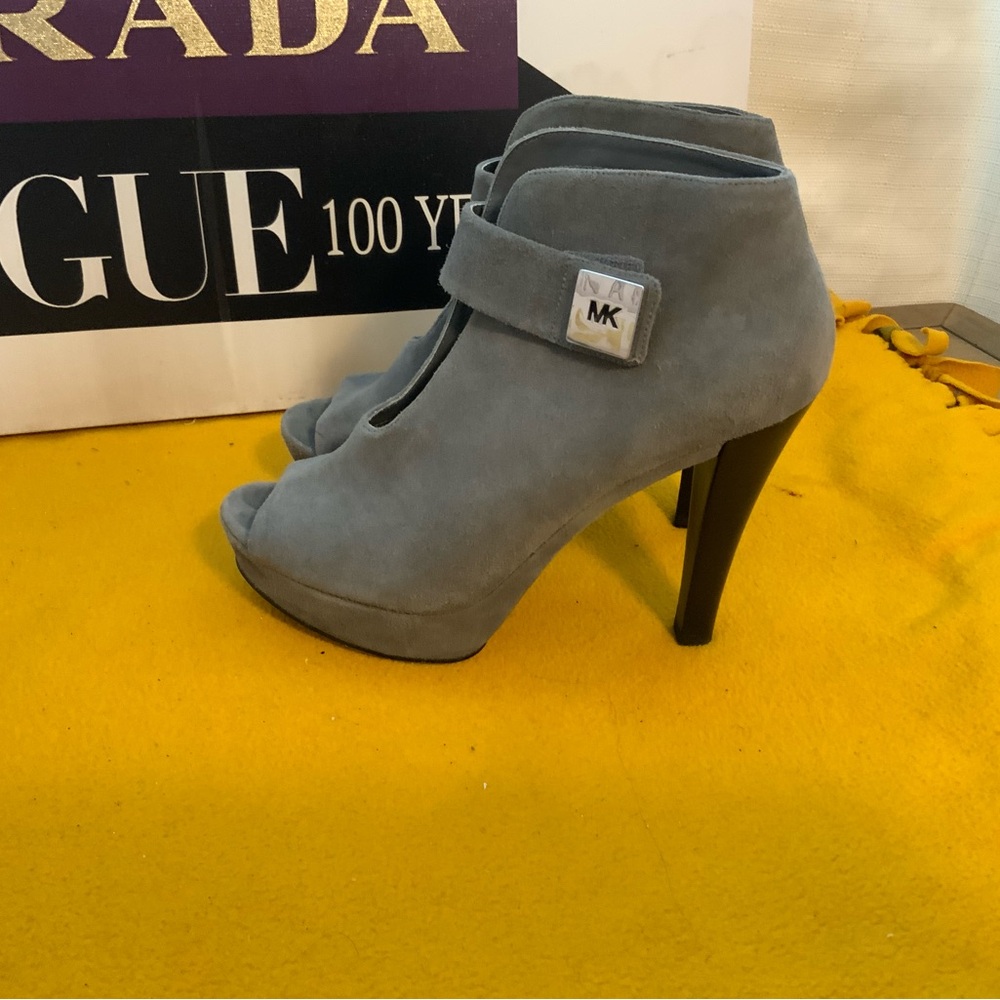 Michael Kors Suede Gray Heeled Boots size 8.5M